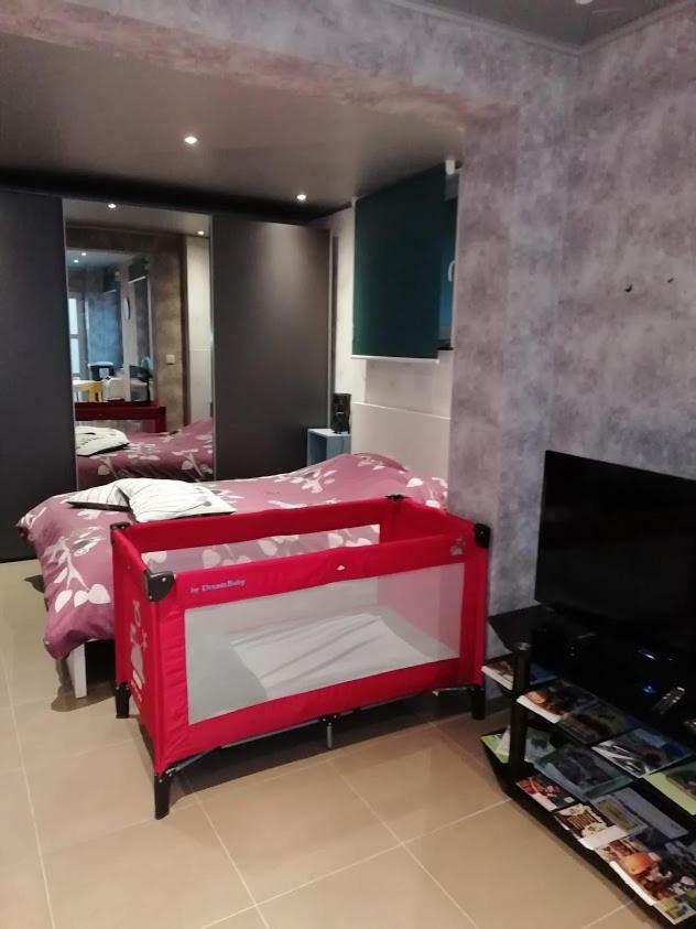 Studio Gite Eul Cat Huant Dergneau Esterno foto